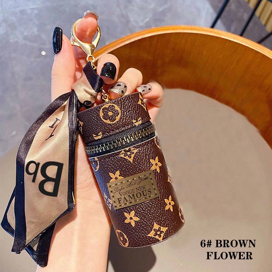 1pc Stylish Cylindrical Lipsti - Monogram Keychain Leather 评论和价格