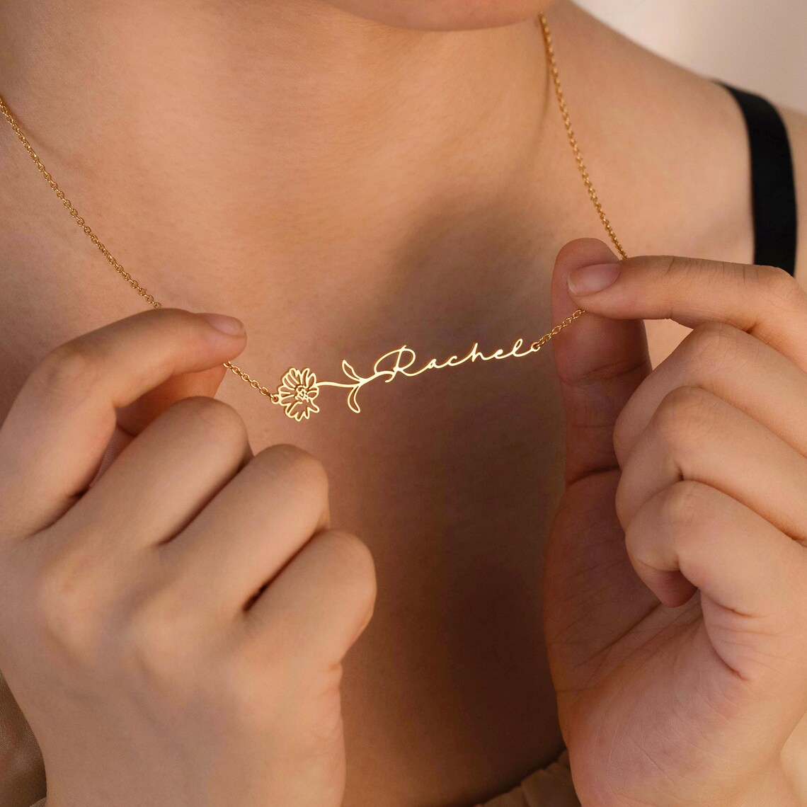 Haiyufly Custom Name Necklace  - Birth Flower Necklace 评论和价格