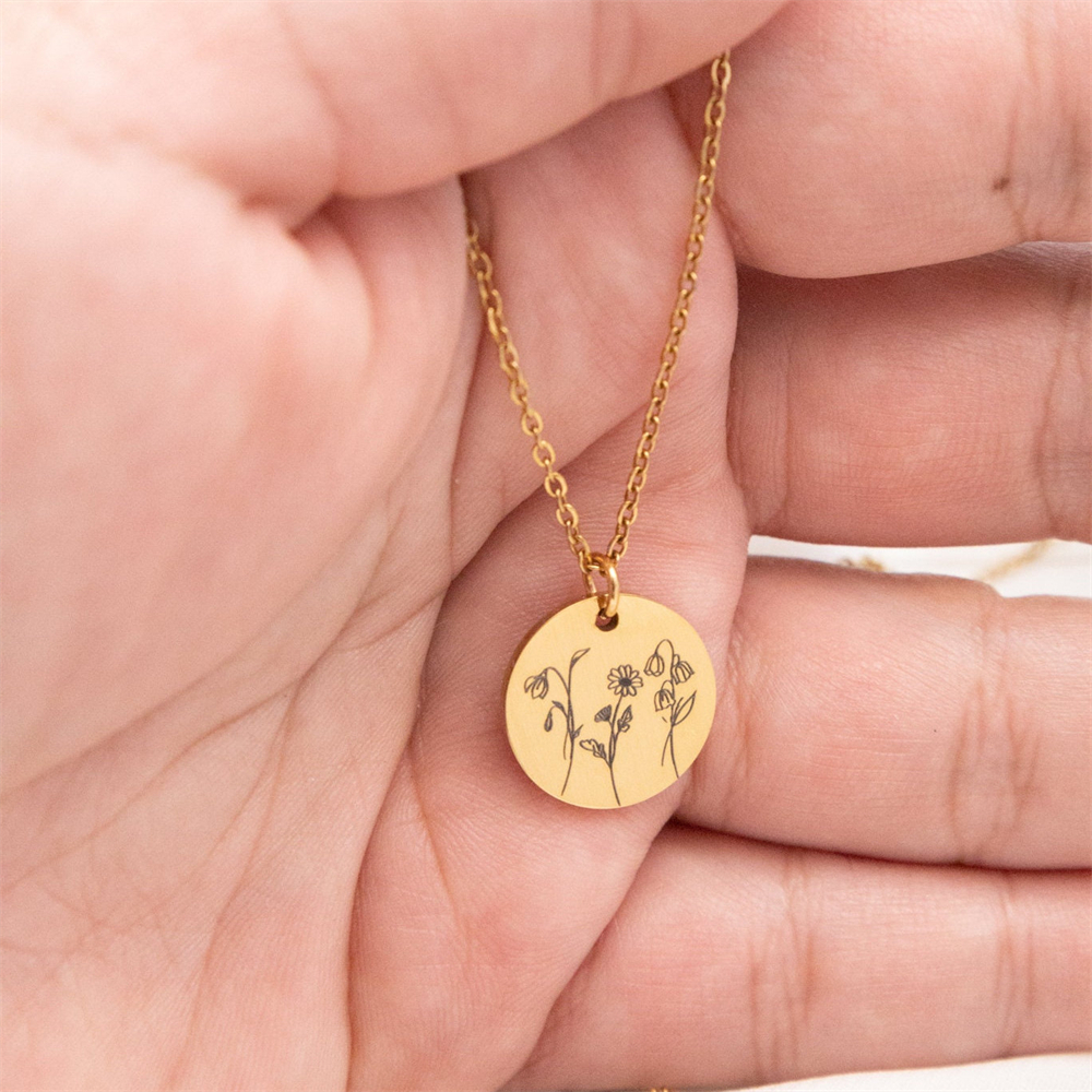 Family Birth flower Necklace C - Birth Flower Necklace 评论和价格
